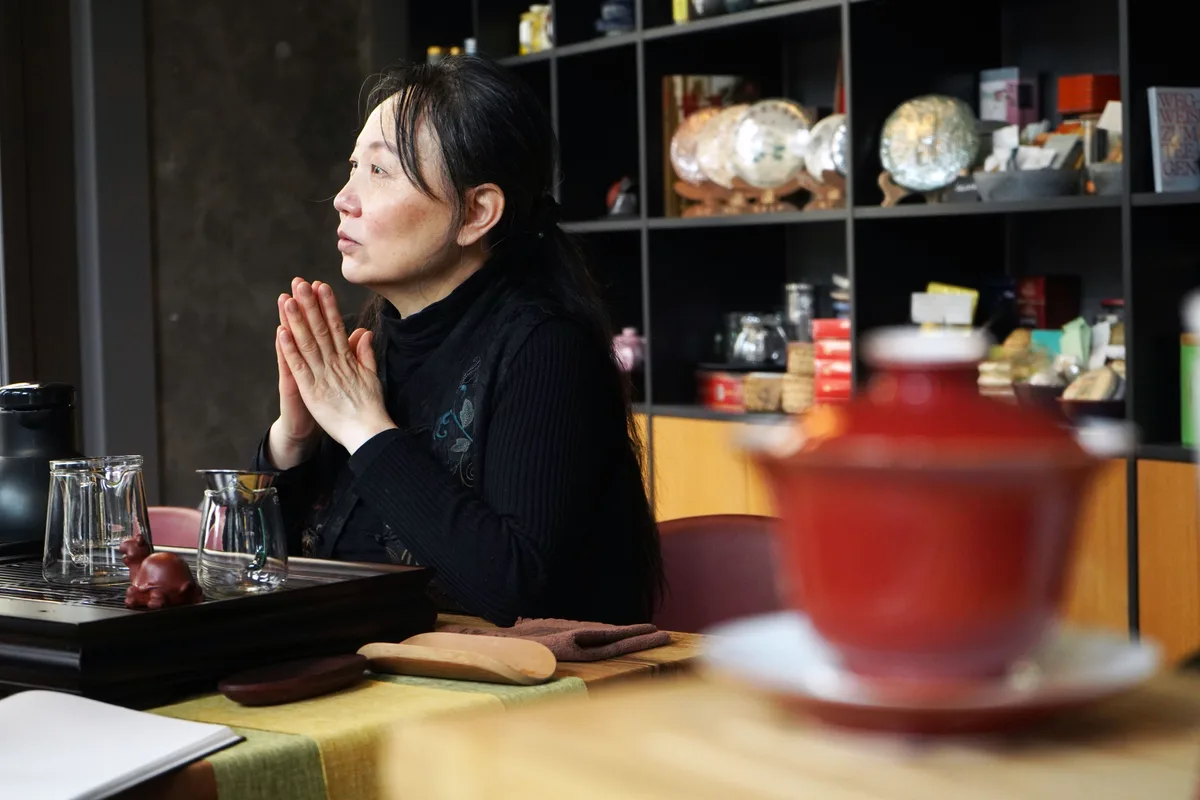 Teezeremonie im Yulu Teahouse in Uster.